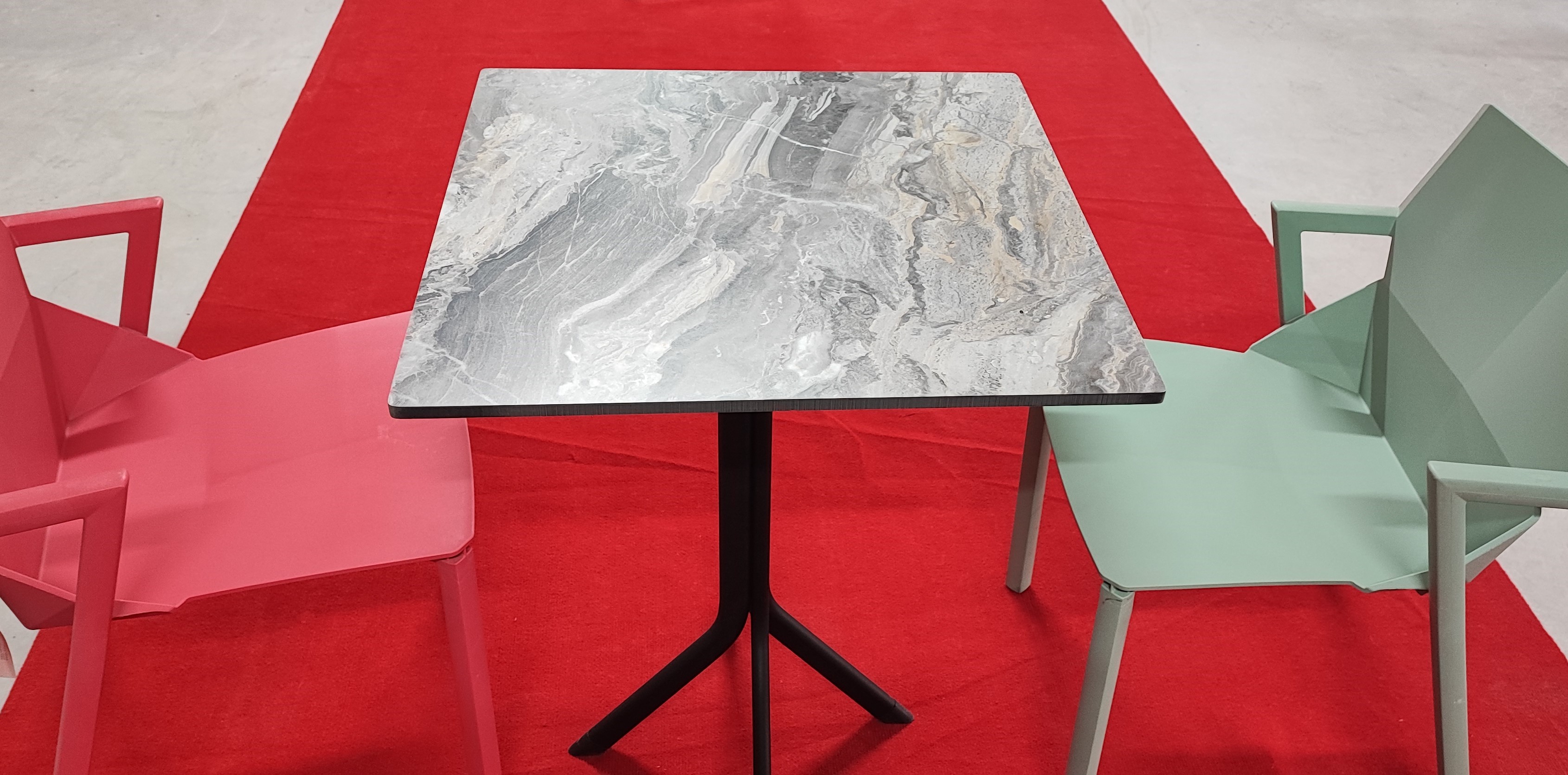 Kompakt Masa Tablası